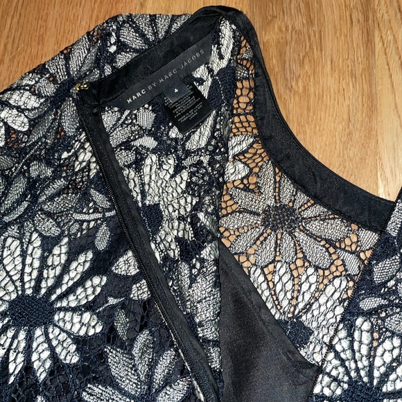 MARC by MARC JACOBS black multi daisy floral lace dress. Size 4 - Picture 14 of 16